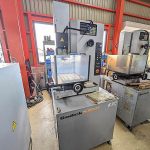 P008934 細穴放電加工機