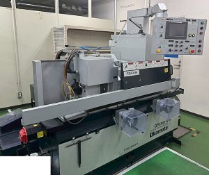 岡本工作　P008989 ＮＣ円筒研削盤　2018.12　OGM250EXⅢ